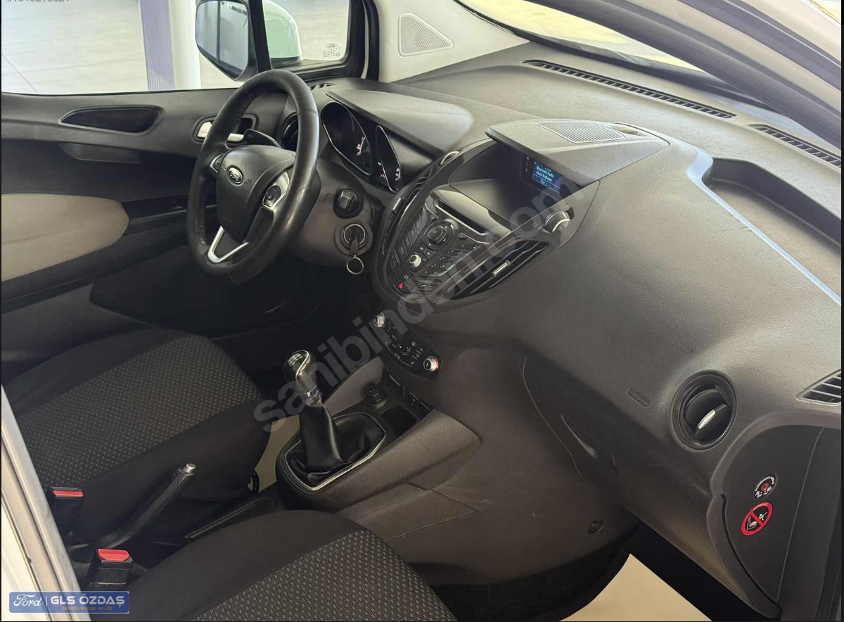 FORD TOURNEO COURİER 1.6 TİTANİUM PLUS 2015 MODEL